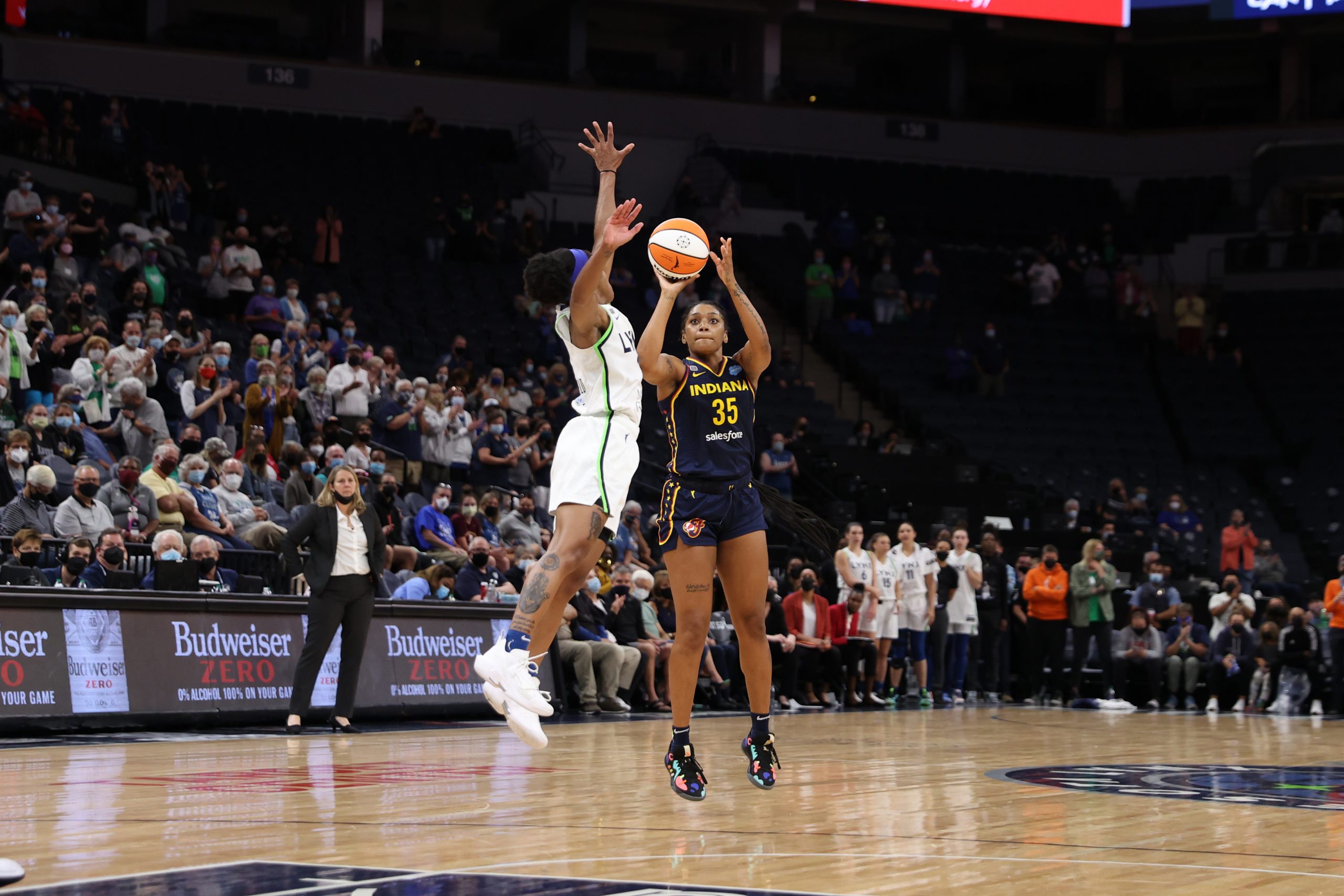Fever Re-Sign Victoria Vivians